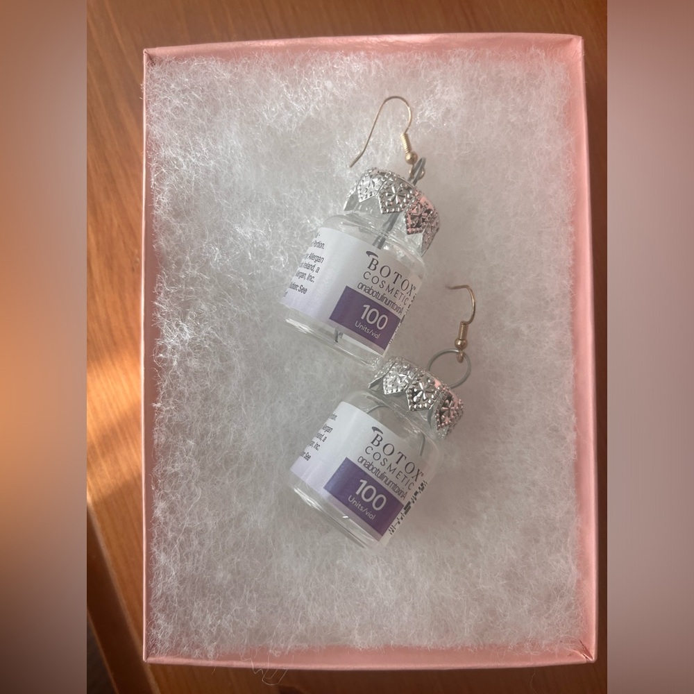 Botox bottle earrings 💉💉💉💕💕💕